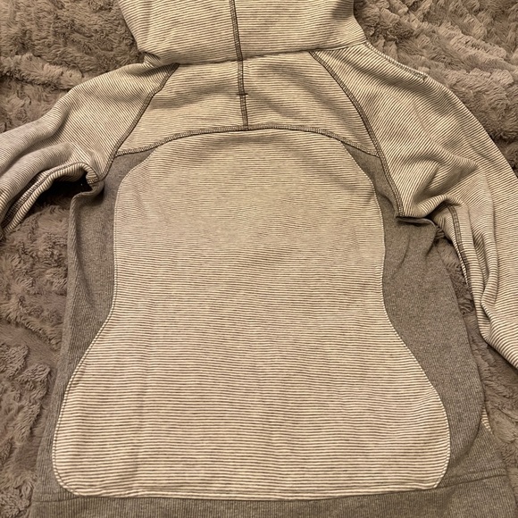 Lululemon RARE mini stripe Scuba IV size 8 NWOT - Picture 7 of 7
